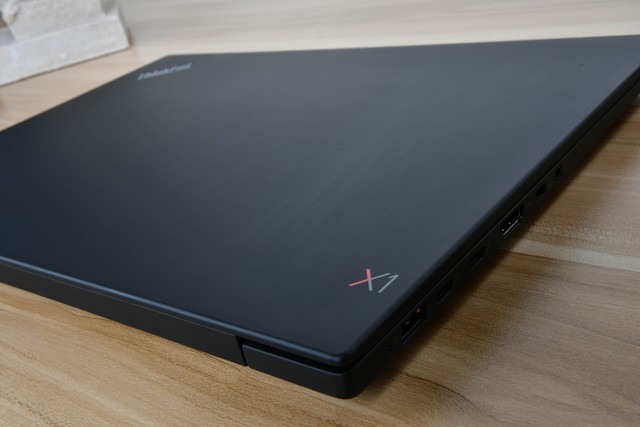 黑衣隐士还是极限武士？ThinkPad X1隐士评测 