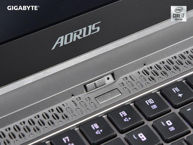 首款8核i7处理器 技嘉AORUS 15G游戏本评测 