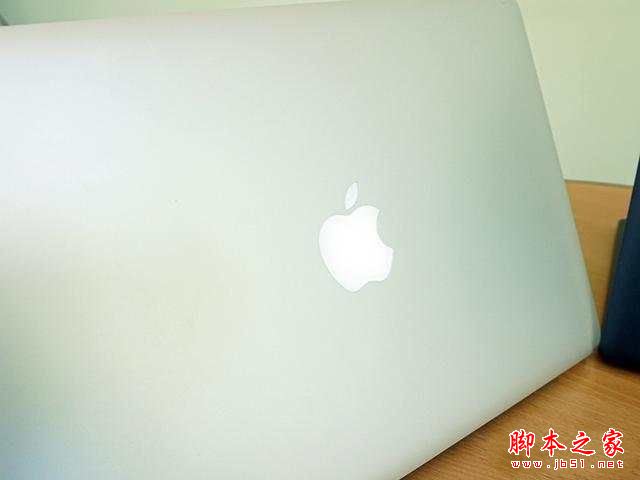 Macbook Pro和华硕灵耀3 deluxe哪个值得买？灵耀3 deluxe与苹果Macbook Pro区别对比