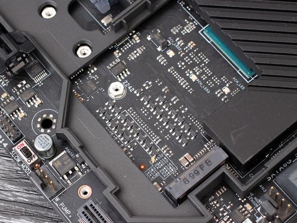 SATA、M.2 SSD到底买谁？实测后结果秒懂