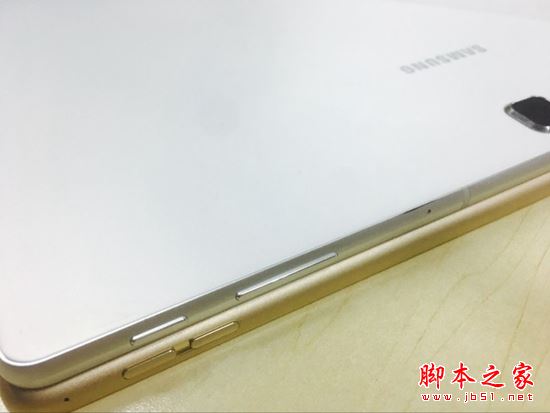 iPad Pro和三星Galaxy TabPro s哪个好？三星Galaxy TabPro S和iPad Pro区别对比评测