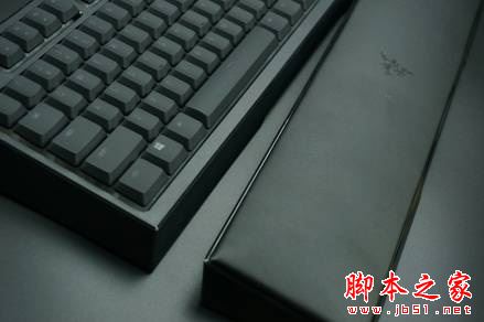 胜过机械键盘？ Razer雨林狼蛛幻彩版键盘体验！