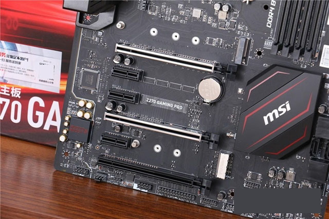 全侧透DIY装机实录 i7-7700K配RX580组装电脑教程