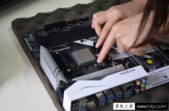 美女教您如何装机！AMD锐龙Ryzen7-1700X电脑组装教程