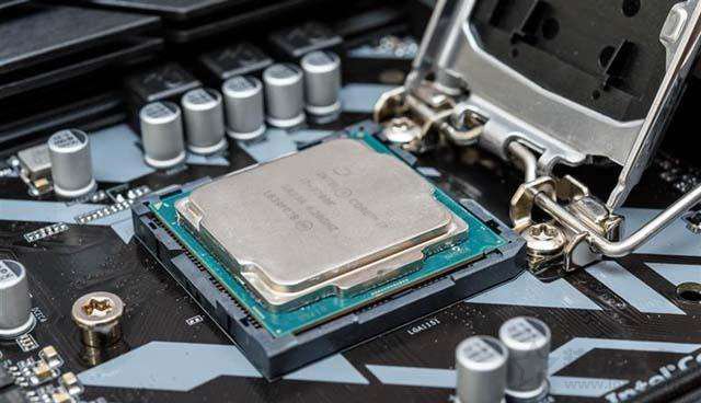 i5 8400和i7 7700K哪个好？酷睿i5-8400和i7-7700K性能差距对比评测