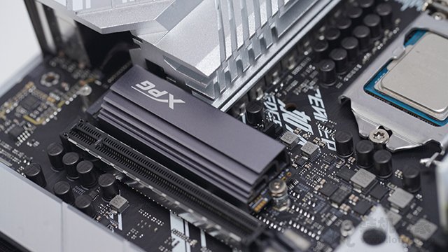 装台白色主题高端主机！11代i7 11900K配RTX3080Ti电脑配置方案