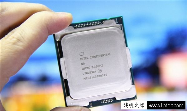 i9 7900X和R7 1800X哪个好？酷睿i9-7900X对比锐龙Ryzen7-1800X评测