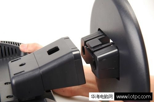 安装显示器底座图片方法