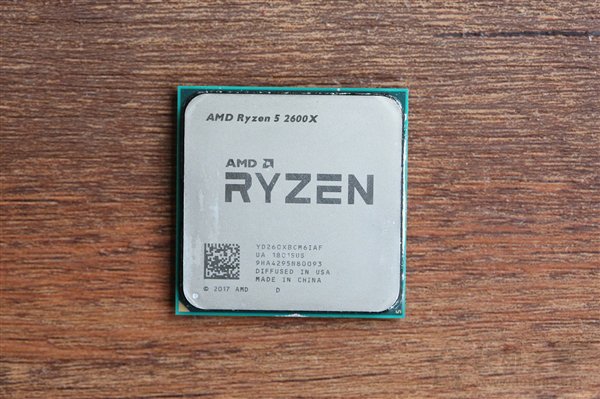 AMD全新二代锐龙Ryzen5 2600X盒装自带CPU散热器吗？