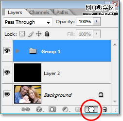 duplicating the layer group by dragging it down onto the new layer icon.